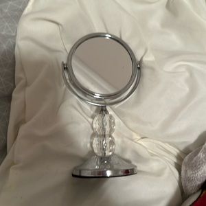 Cute little mirror. Perfect condition.
